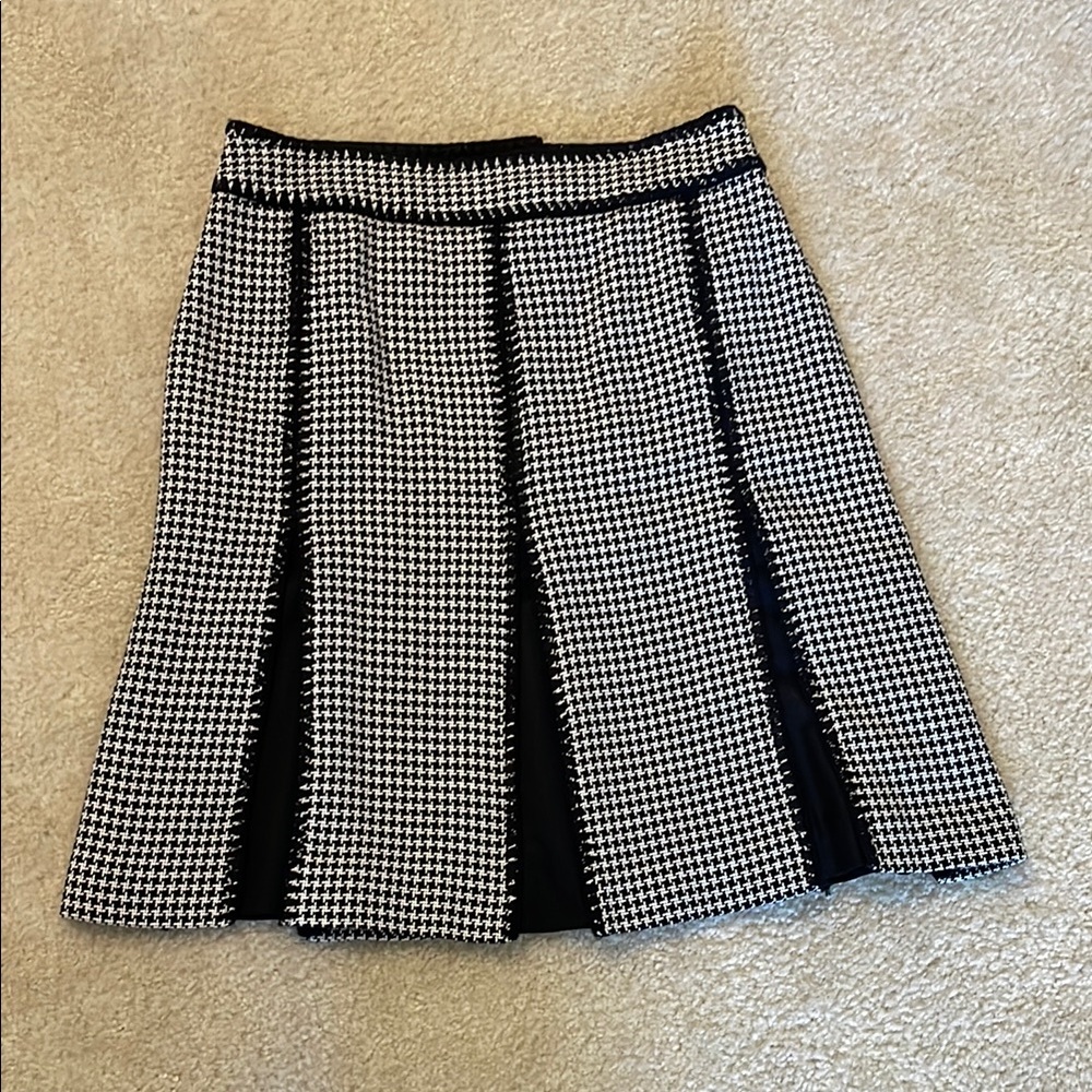 Ann Taylor Classic Black and White Houndstooth Skirt